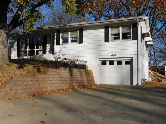 1212 S 3rd St, Atchison, KS 66002