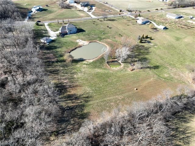 4070 Hackberry Ln, Bates City, MO 64011