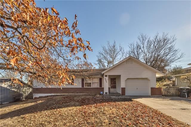 8323 Elm Ave, Raytown, MO 64138