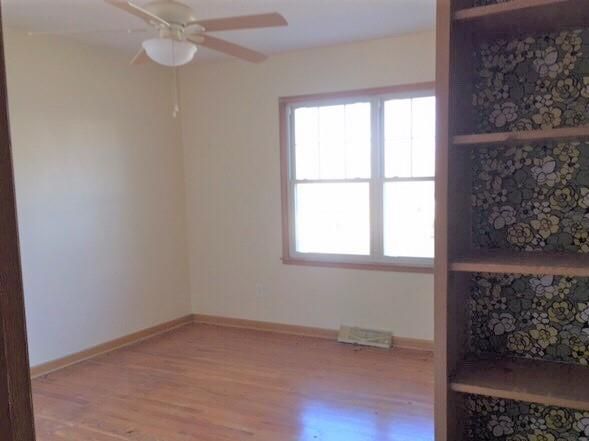631 NE 39th Ter, Kansas City, MO 64116