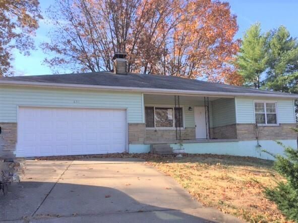 631 NE 39th Ter, Kansas City, MO 64116