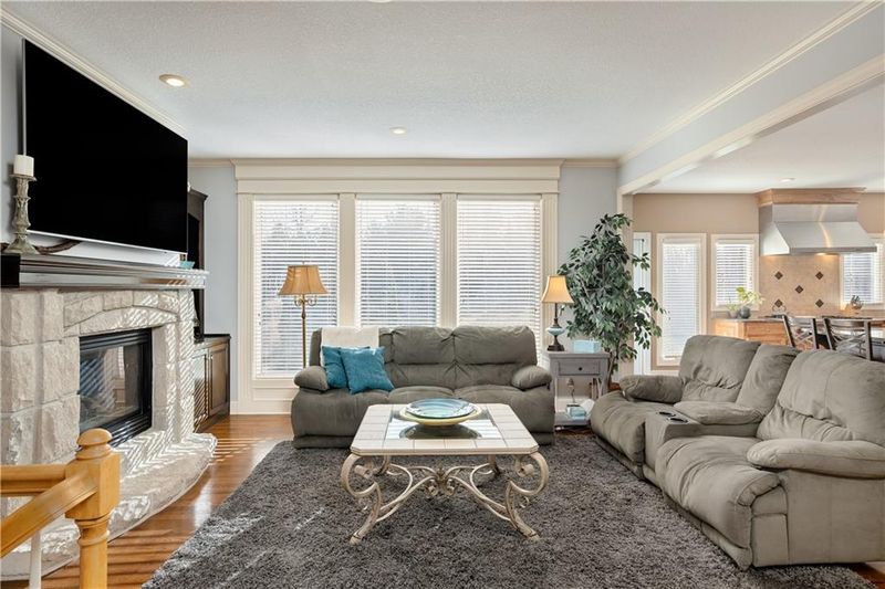 5409 W 163rd Ct, Overland Park, KS 66085