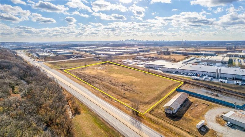 Van De Populier Rd, Riverside, MO 64150