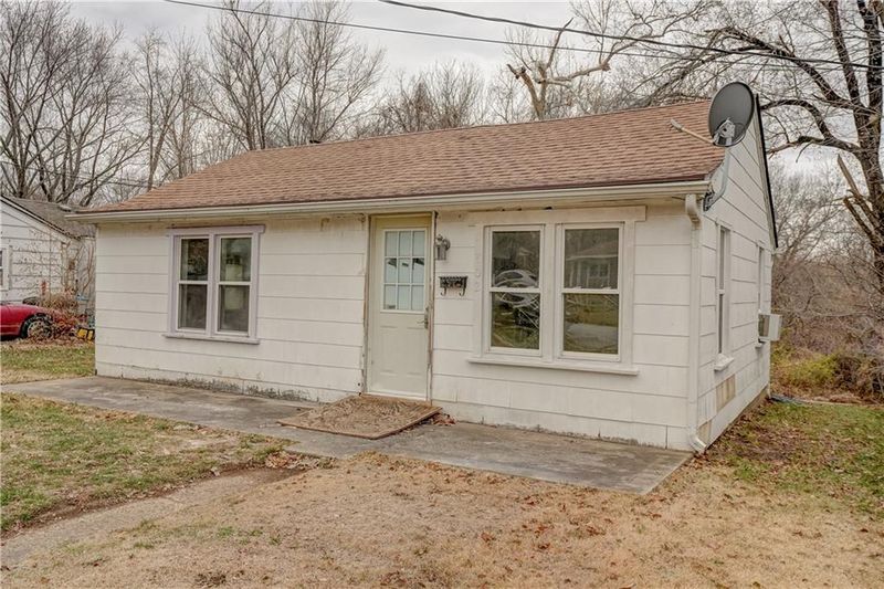 802 S Carlisle Ave, Independence, MO 64054