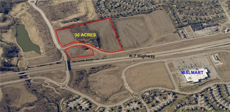 6000 Hedge Lane Ter, Shawnee, KS 66226