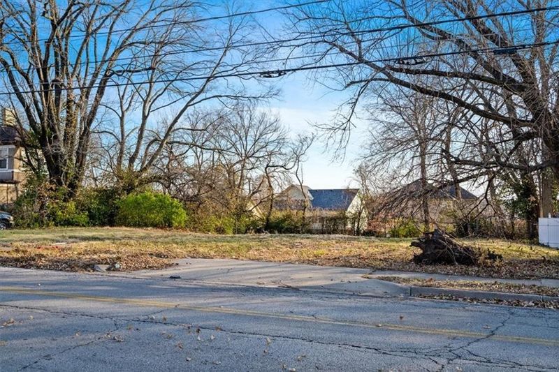 1645 E 59 St, Kansas City, MO 64110