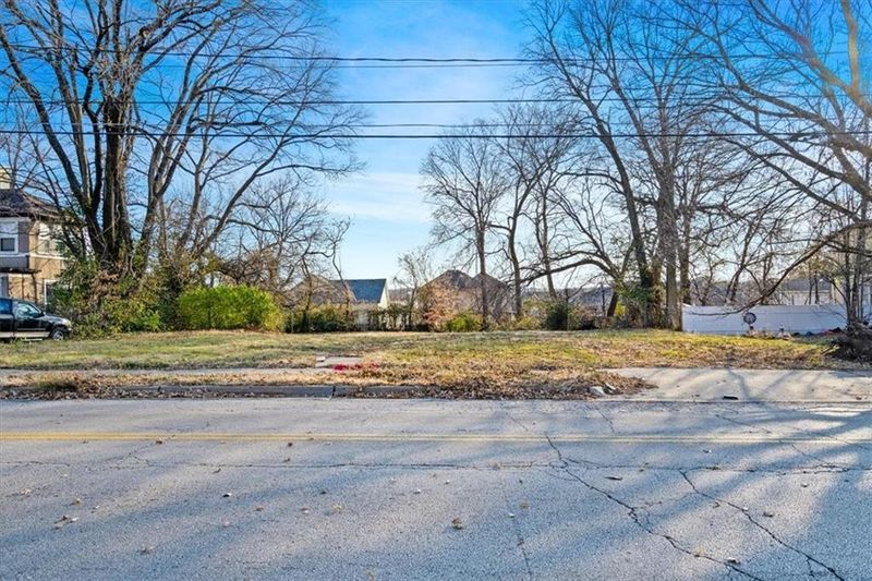 1645 E 59 St, Kansas City, MO 64110