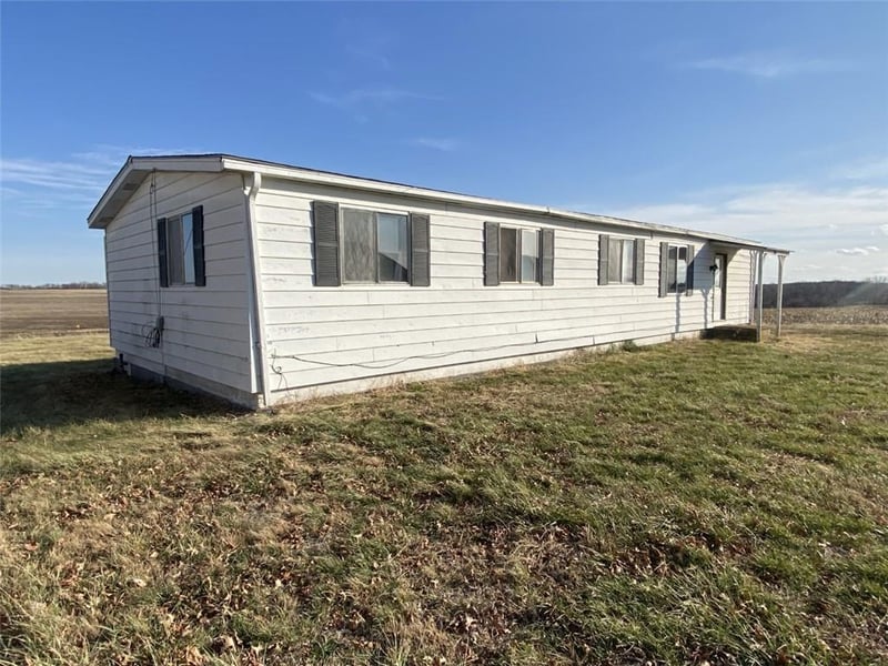 303 S Elm St, Emma, MO 65327
