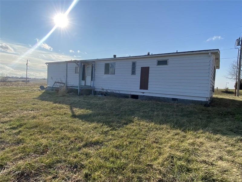 303 S Elm St, Emma, MO 65327