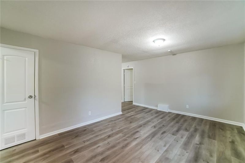 8407 E 114th Ter, Kansas City, MO 64134