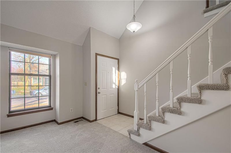 11749 Oakmont St, Overland Park, KS 66210