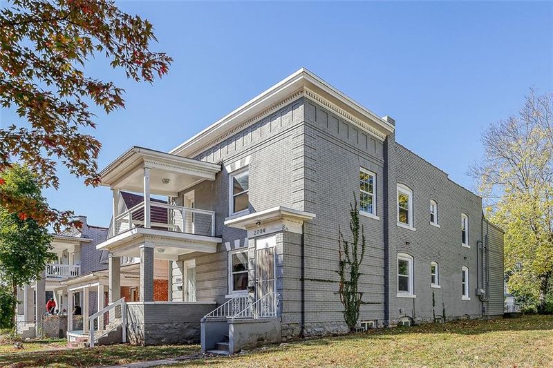 2704 Park Ave, Kansas City, MO 64109