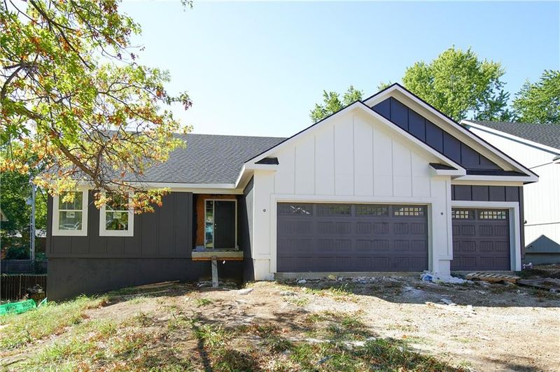 9063 E 51st St, Kansas City, MO 64133