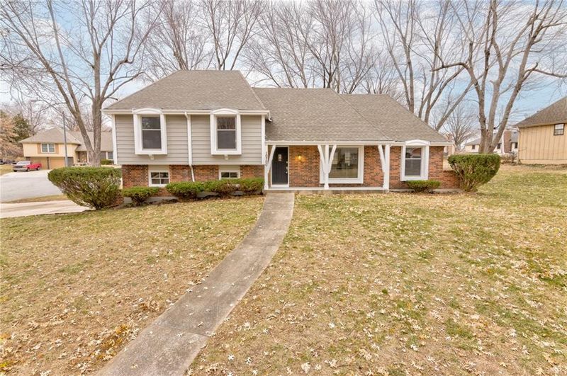 10700 E 95th Ter, Kansas City, MO 64134