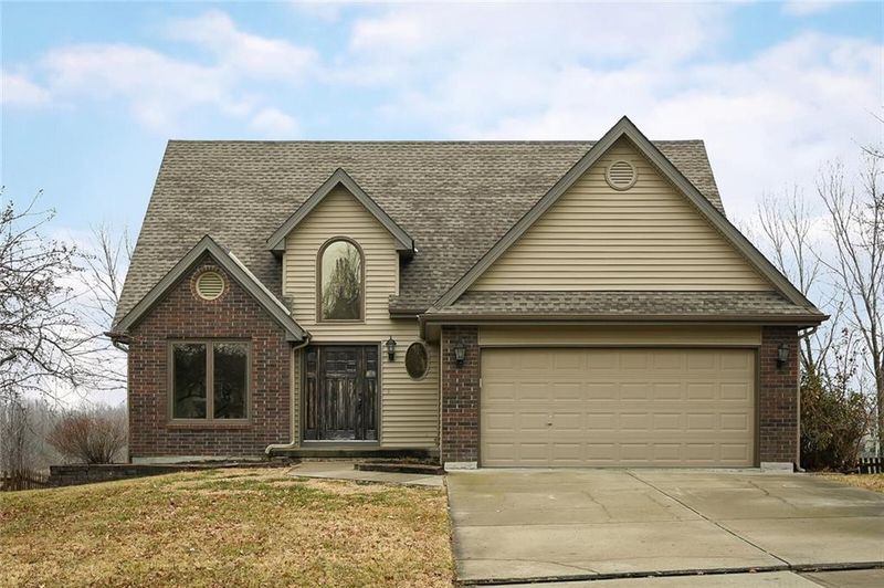 11505 N Summit St, Kansas City, MO 64155