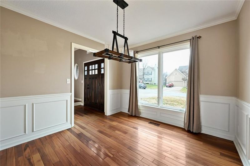 11505 N Summit St, Kansas City, MO 64155