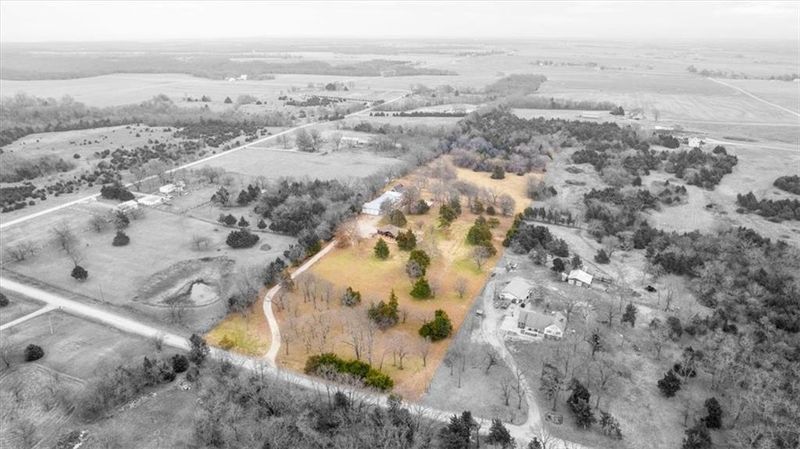 622 E 1000th Rd, Baldwin City, KS 66006