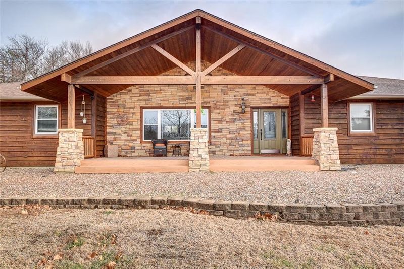 622 E 1000th Rd, Baldwin City, KS 66006