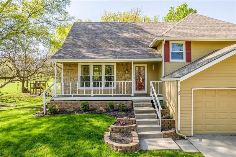 129 NW 101st St, Kansas City, MO 64155