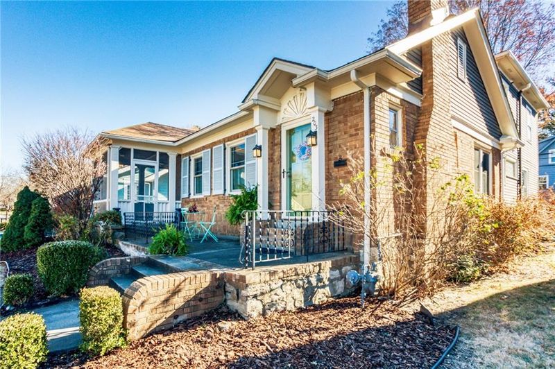 203 E 66th Ter, Kansas City, MO 64113