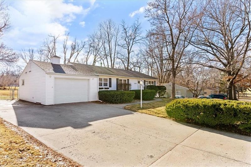 11235 E 49th St, Kansas City, MO 64133