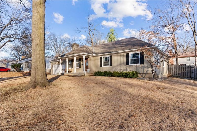 8 E 110th St, Kansas City, MO 64114