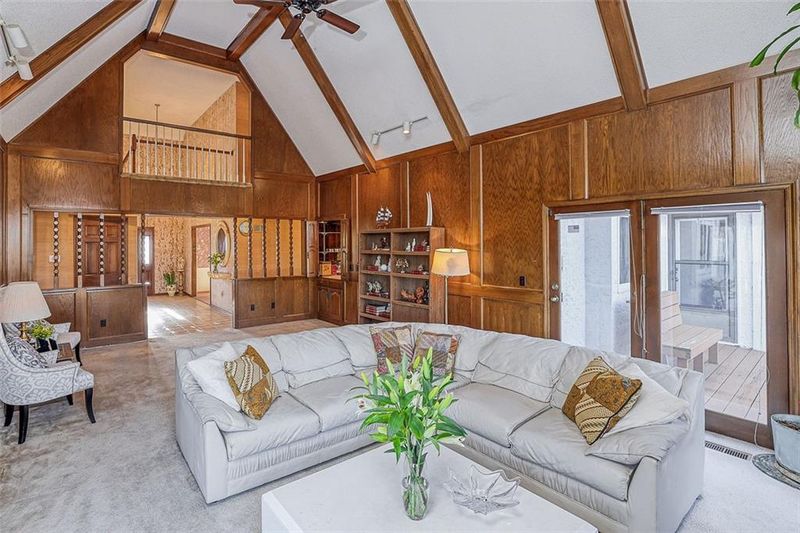 15054 Stearns St, Overland Park, KS 66221