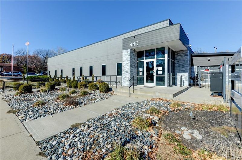 440 E 63rd St, Kansas City, MO 64110