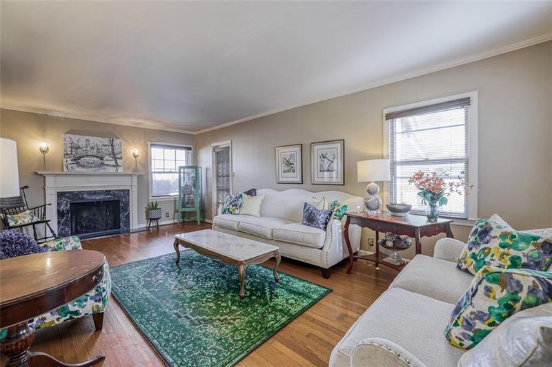 625 E 72nd St, Kansas City, MO 64131