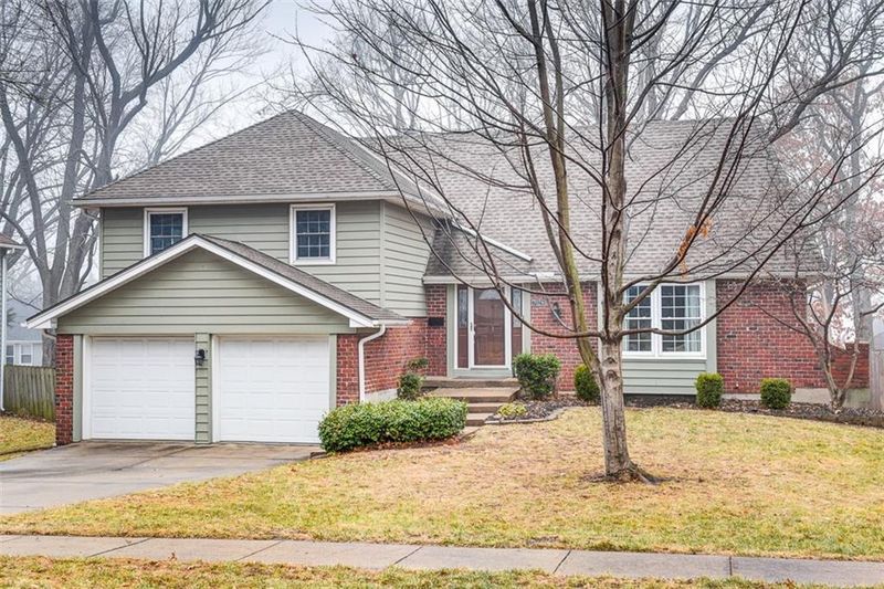 7028 Marty St, Overland Park, KS 66204
