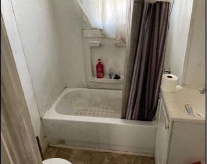 3707 E 72 St, Kansas City, MO 64132