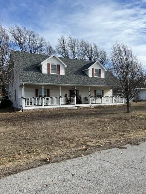 306 N 9th St, Arma, KS 66712