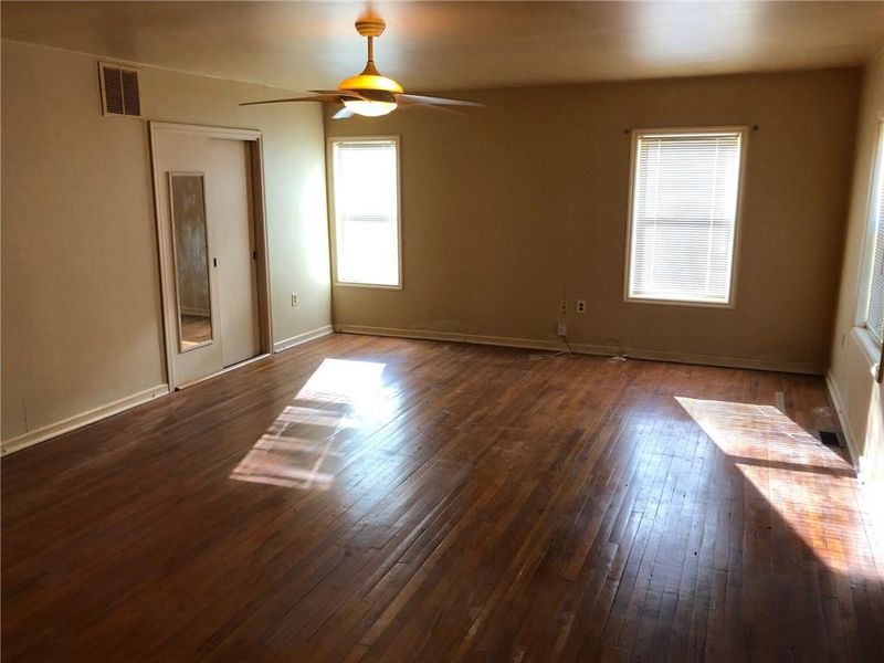 5123 Rinker Rd, Kansas City, MO 64129