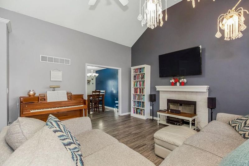 1157 E 65th St, Kansas City, MO 64132