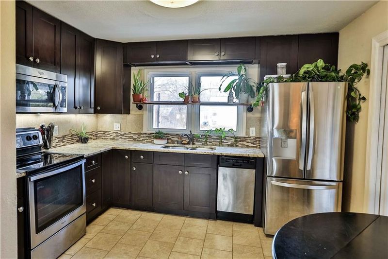 426 W 88th St, Kansas City, MO 64114