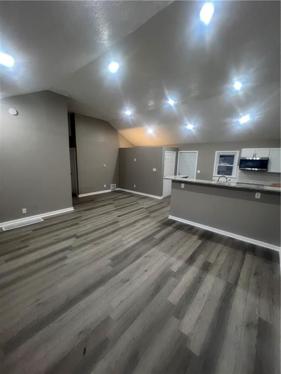5716 S Benton Ave, Kansas City, MO 64130