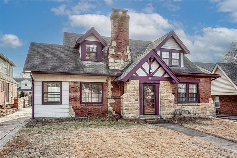 231 E 74th St, Kansas City, MO 64114