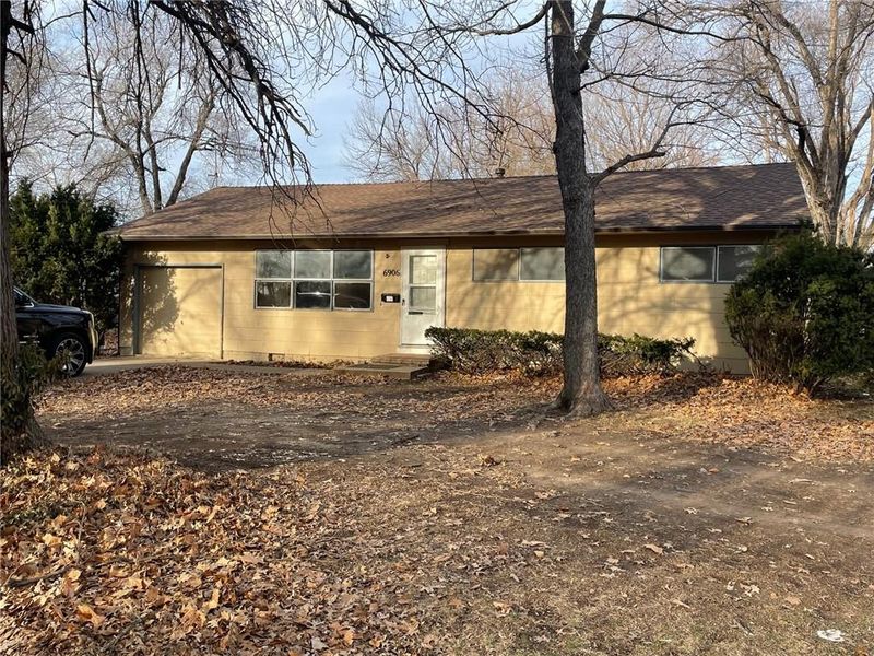 6906 E 113 St, Kansas City, MO 64134
