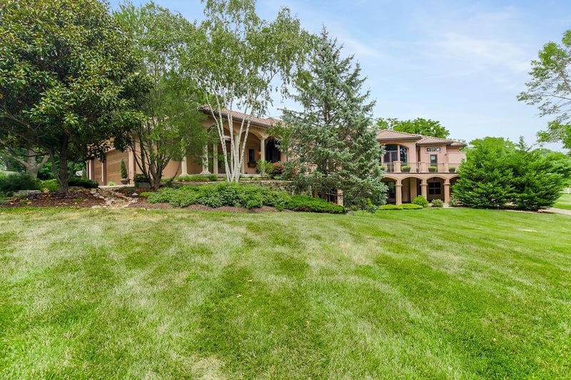 23700 Colbern Rd, Lee's Summit, MO 64086