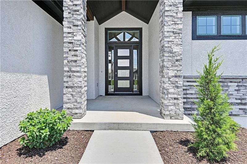 17329 Gillette St, Overland Park, KS 66221