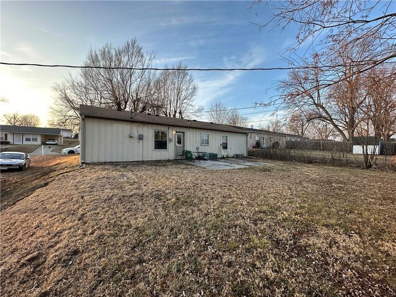 3307 Mandan Ln, St Joseph, MO 64503