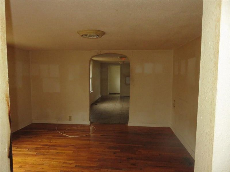 2801 E 77th Ter, Kansas City, MO 64132