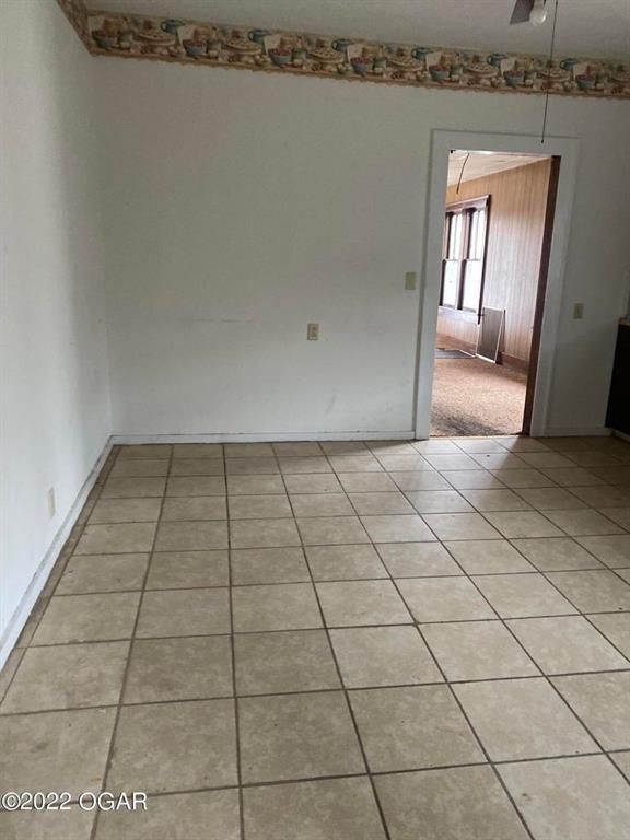 427 E 15th St, Baxter Springs, KS 66713