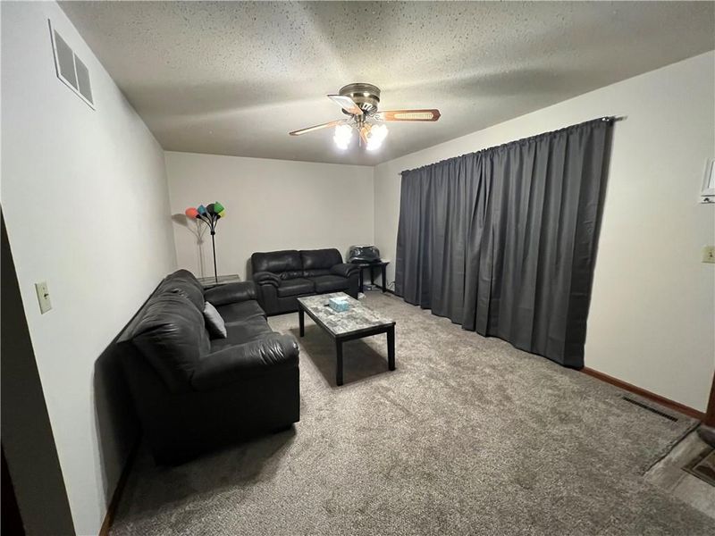 910 Locust St, Tarkio, MO 64491