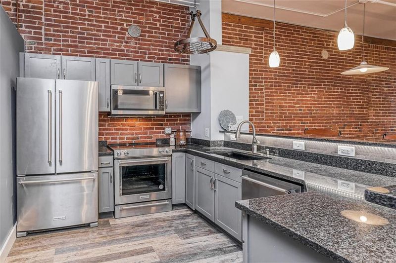 200 Main St #412, Kansas City, MO 64105
