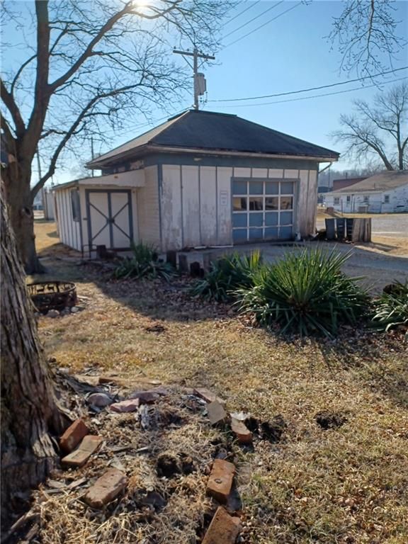 500 S Water St, Rockport, MO 64482