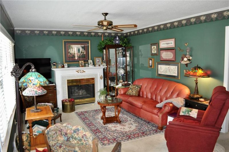 7525 Hemlock St, Overland Park, KS 66204