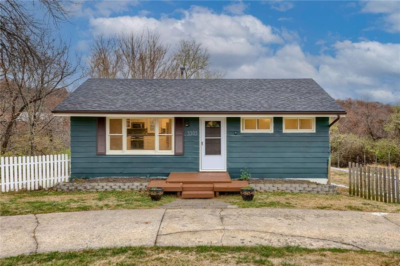 3305 Red Bud Rd, Kansas City, MO 64137