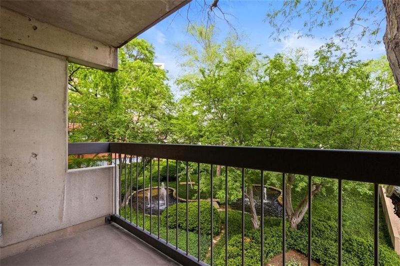 2525 Main St #301, Kansas City, MO 64108