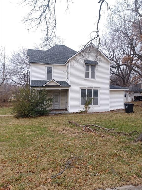 303 N Jeffreys St, Pleasant Hill, MO 64080